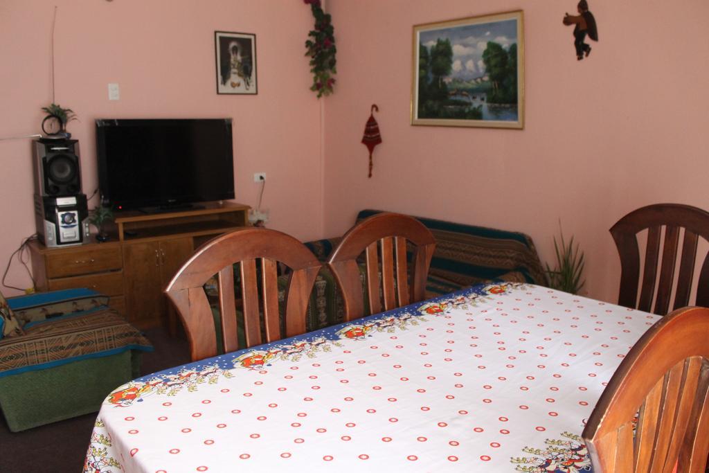 Hostal Cali Putre Buitenkant foto